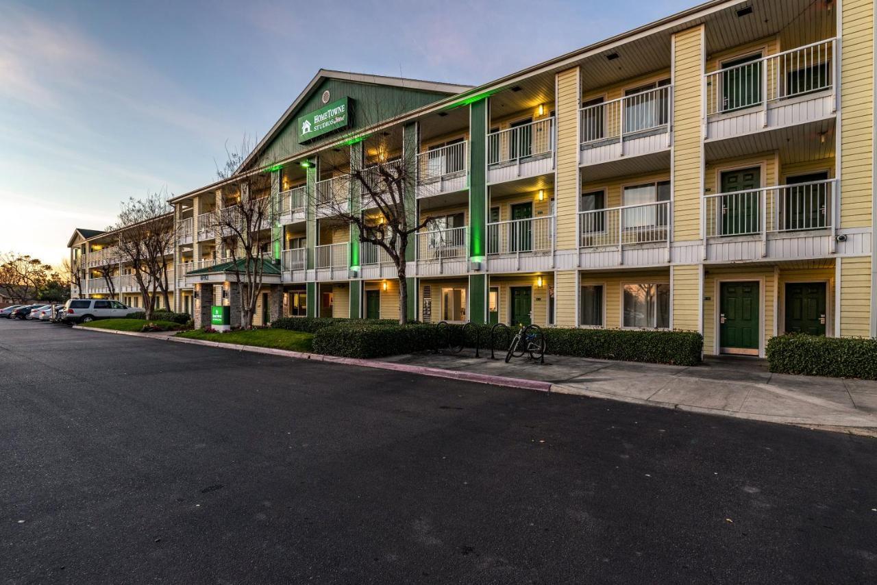 Hometowne Studios By Red Roof Fresno - West Экстерьер фото